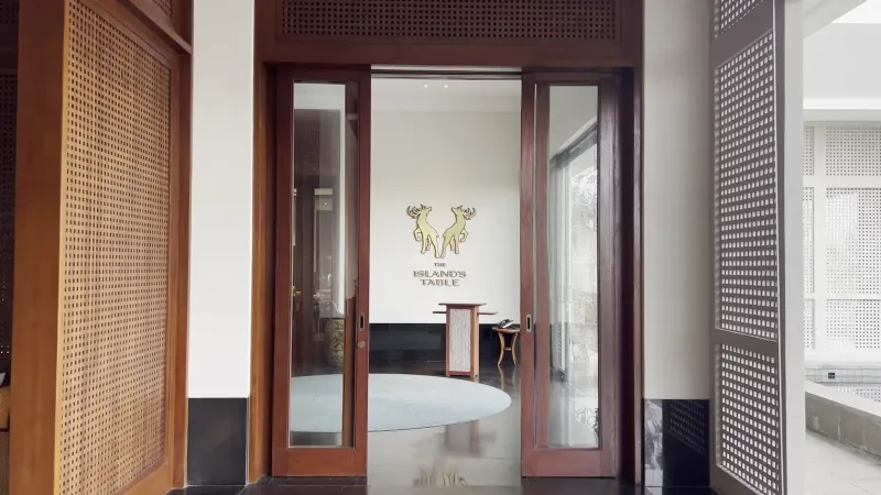 The entrance to The Island's Table, where breakfast is served